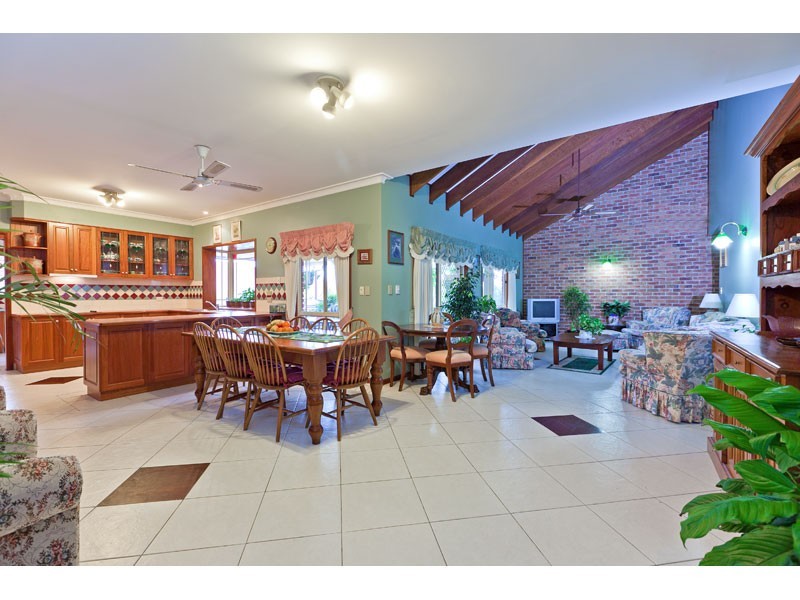 24 Queensbury Court, Wellington Point QLD 4160