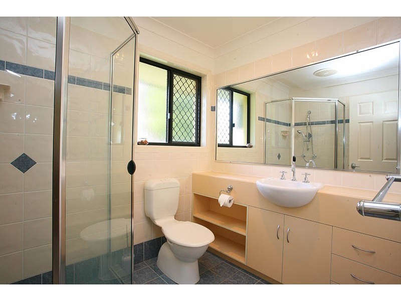 16 Taylor Place, Wakerley QLD 4154