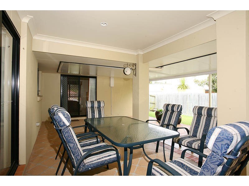 16 Taylor Place, Wakerley QLD 4154
