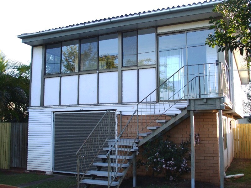 42 Thomas Street, Birkdale QLD 4159