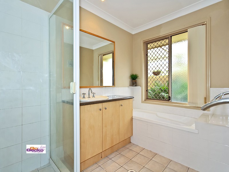 22 Ross Place, Wakerley QLD 4154