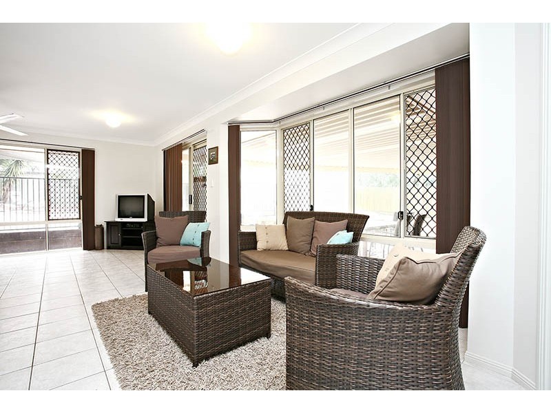 19 Lawn Terrace, Capalaba QLD 4157