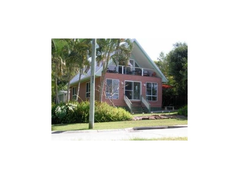 17 Koonwarra Parade, Macleay Island QLD 4184
