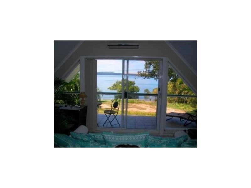 17 Koonwarra Parade, Macleay Island QLD 4184