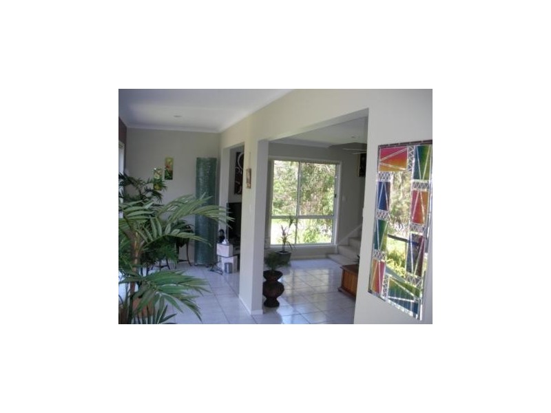 17 Koonwarra Parade, Macleay Island QLD 4184