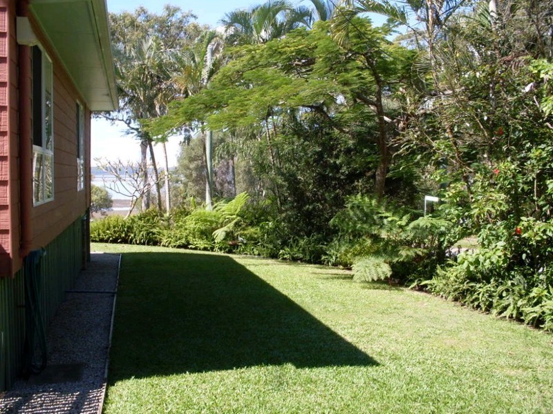 17 Koonwarra Parade, Macleay Island QLD 4184