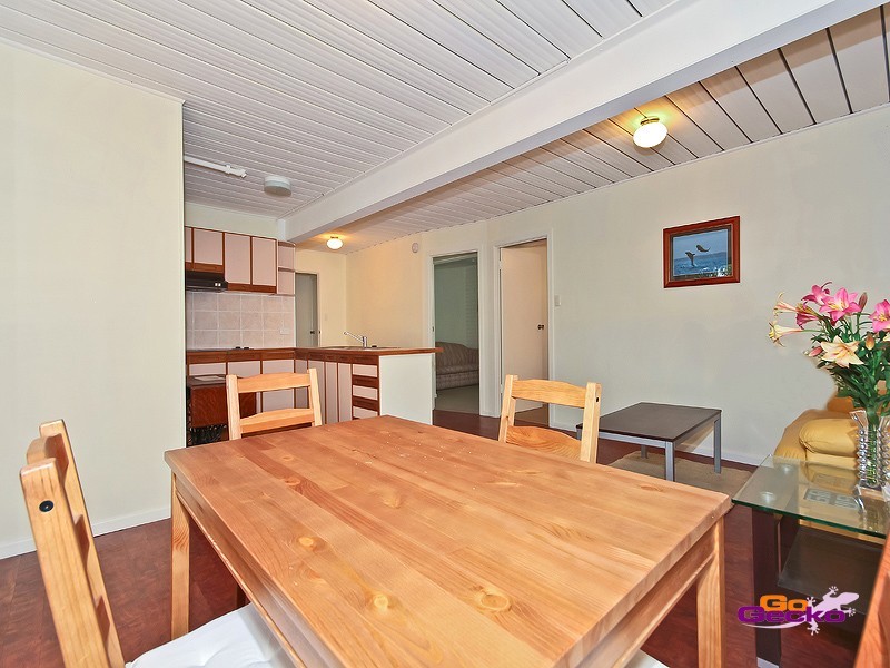 4 Ernest Street, Birkdale QLD 4159