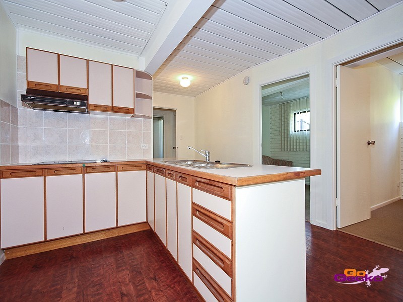 4 Ernest Street, Birkdale QLD 4159