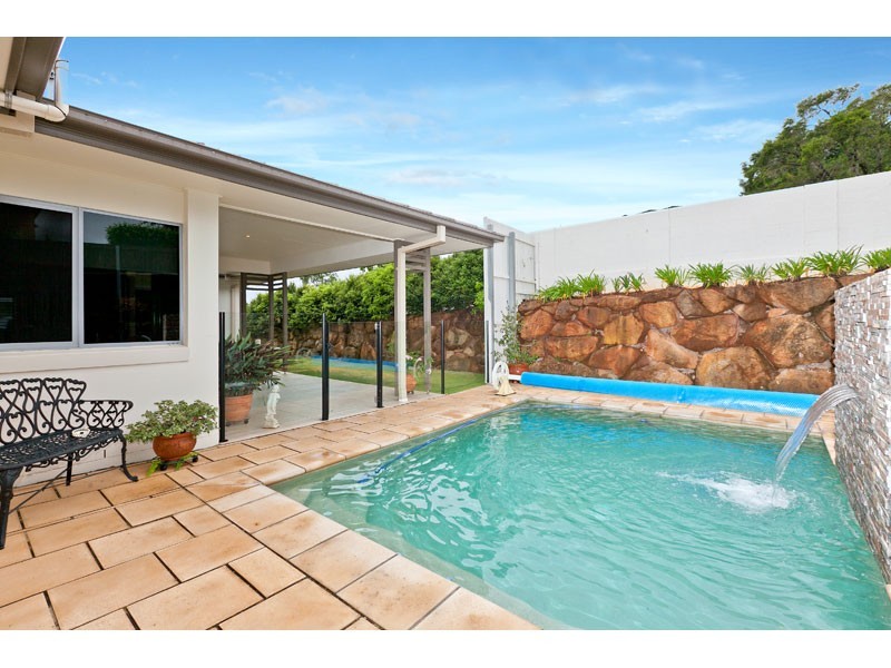 2 Lachlan Dve, Wakerley QLD 4154