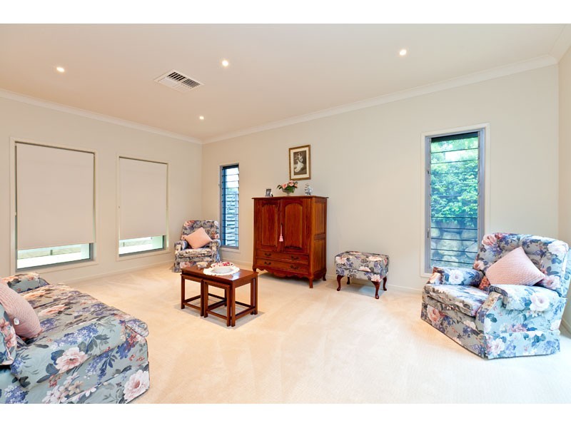 2 Lachlan Dve, Wakerley QLD 4154