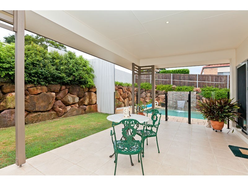 2 Lachlan Dve, Wakerley QLD 4154