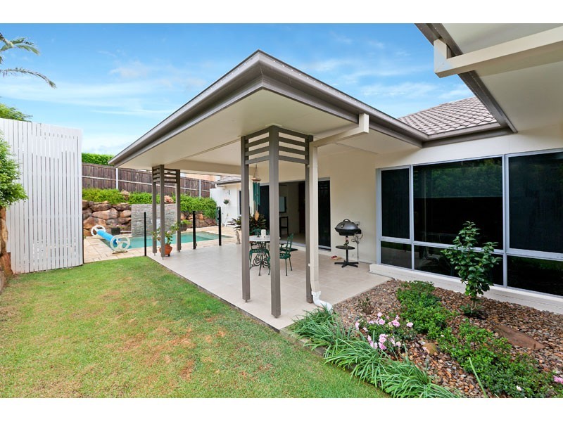 2 Lachlan Dve, Wakerley QLD 4154