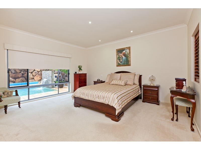 2 Lachlan Dve, Wakerley QLD 4154