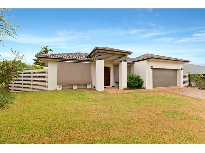 2 Lachlan Dve, Wakerley QLD 4154