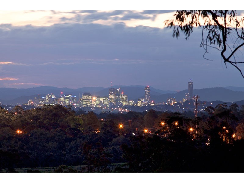 2 Lachlan Dve, Wakerley QLD 4154