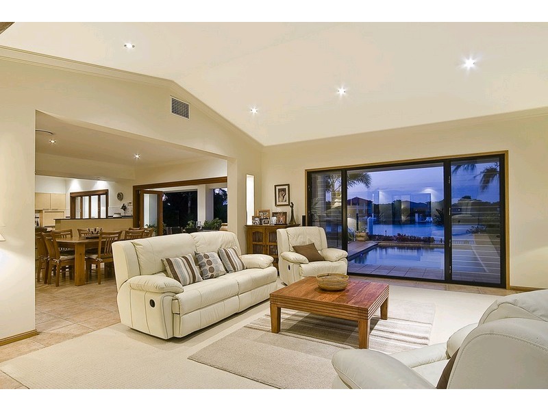 103 Voyagers Drive, Bribie Island QLD 4507