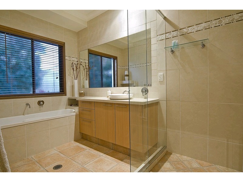 103 Voyagers Drive, Bribie Island QLD 4507