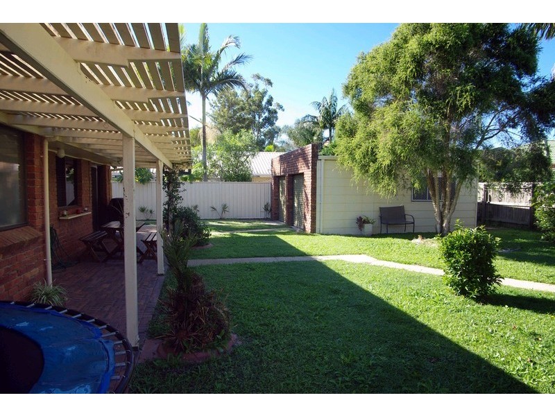 21 Hawaii Crescent, Banksia Beach QLD 4507