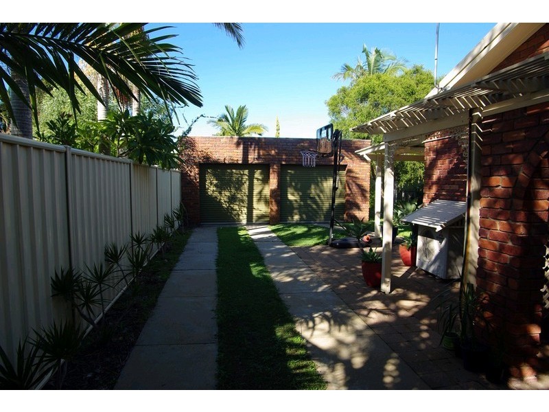 21 Hawaii Crescent, Banksia Beach QLD 4507