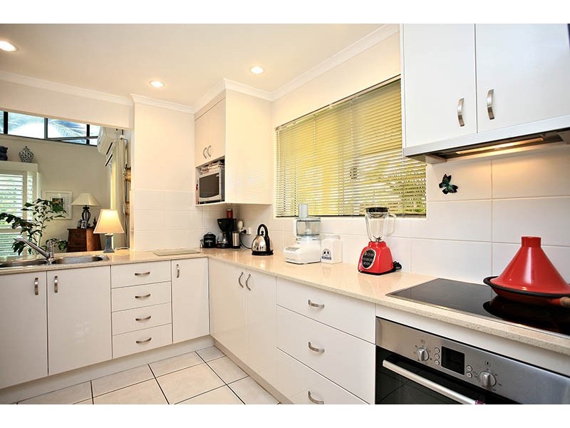 1/33 Hall Avenue, Bongaree QLD 4507