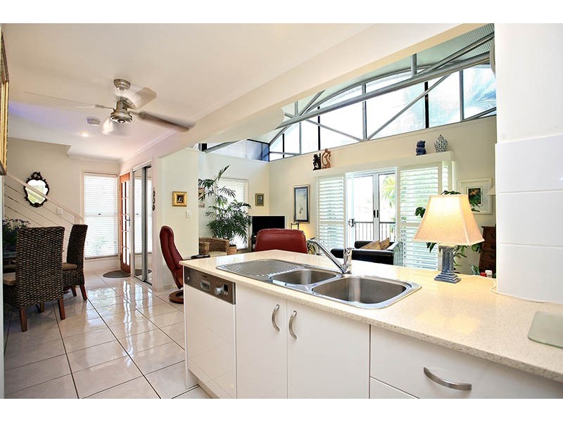 1/33 Hall Avenue, Bongaree QLD 4507