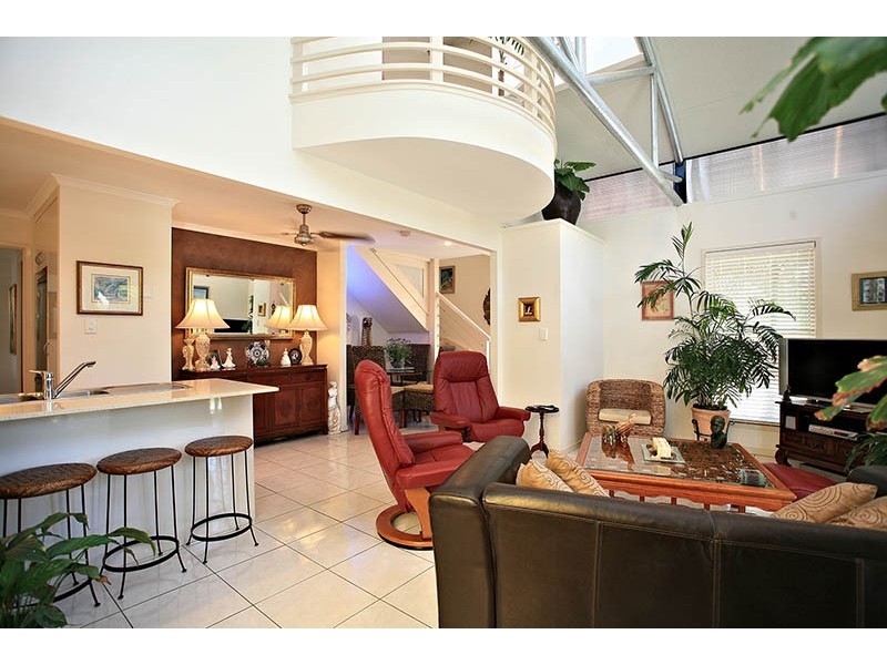 1/33 Hall Avenue, Bongaree QLD 4507