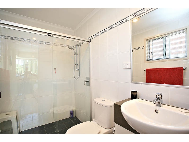 1/33 Hall Avenue, Bongaree QLD 4507