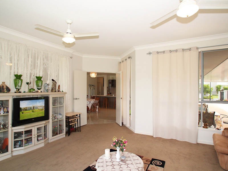 124 Marina Boulevard, Banksia Beach QLD 4507