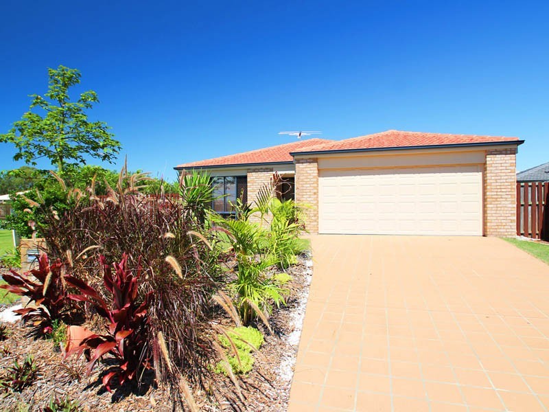 1 Myora Place, Sandstone Point QLD 4511
