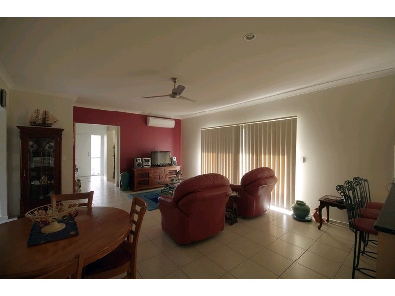 56 Sandheath Place, Ningi QLD 4511