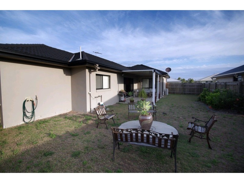 56 Sandheath Place, Ningi QLD 4511