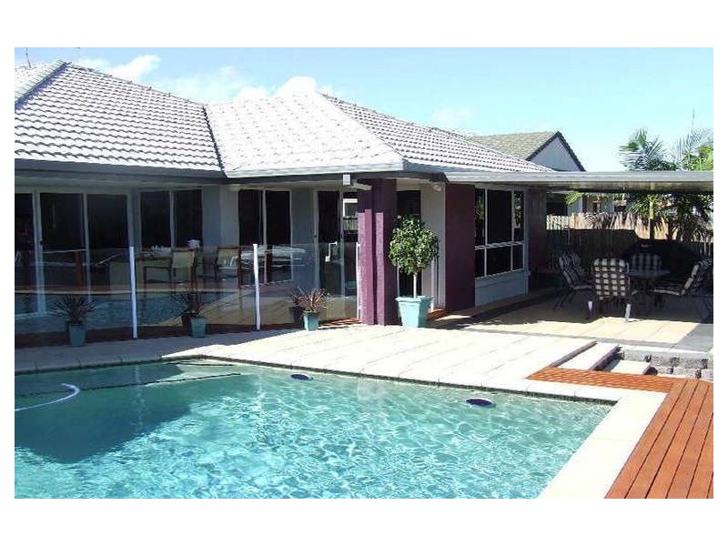 24 Topsail Circuit, Banksia Beach QLD 4507