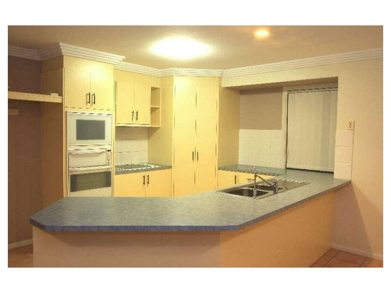 24 Topsail Circuit, Banksia Beach QLD 4507