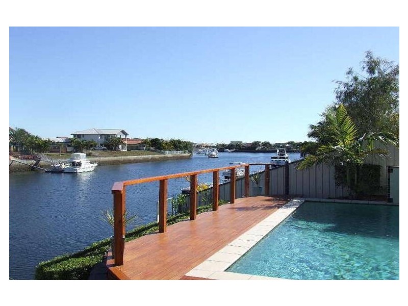 24 Topsail Circuit, Banksia Beach QLD 4507
