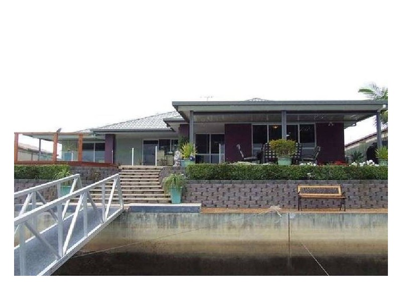 24 Topsail Circuit, Banksia Beach QLD 4507