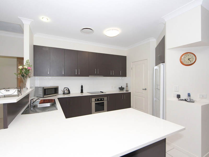 8 Whitehaven Place, Banksia Beach QLD 4507
