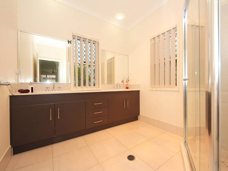 8 Whitehaven Place, Banksia Beach QLD 4507