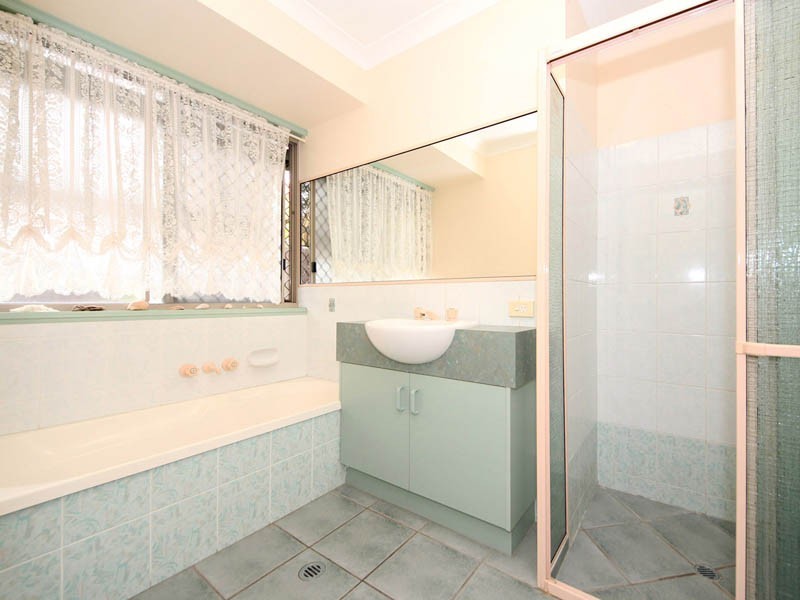 31 Topsail Circuit, Banksia Beach QLD 4507