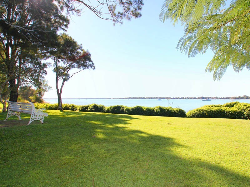11b/ Spinnaker Drive, Sandstone Point QLD 4511