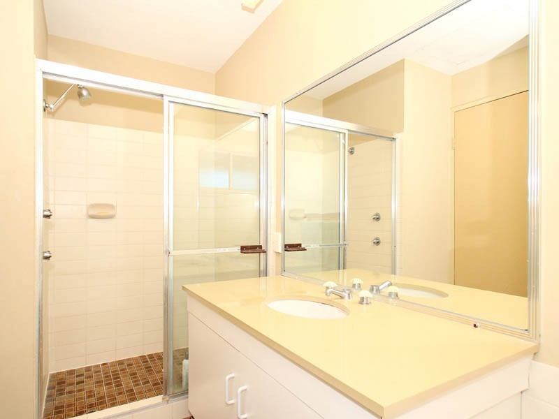 11b/ Spinnaker Drive, Sandstone Point QLD 4511