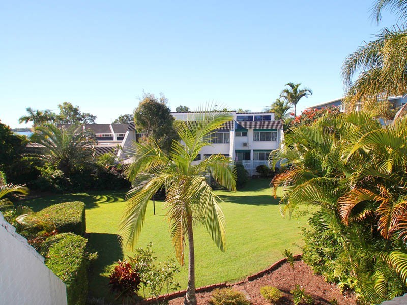 11b/ Spinnaker Drive, Sandstone Point QLD 4511