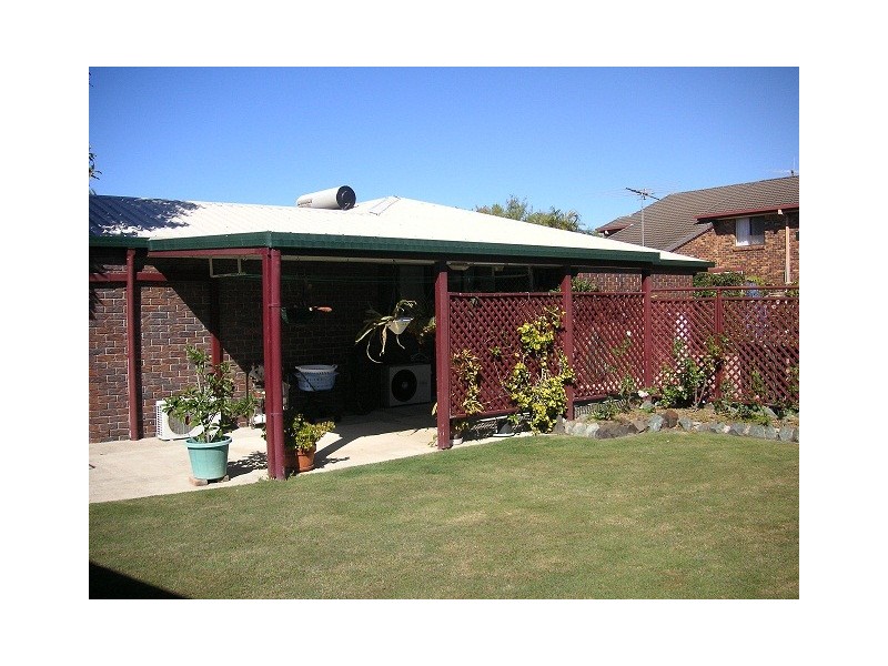 88 Bestmann Road East, Sandstone Point QLD 4511