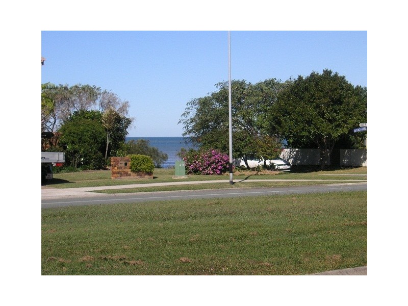 88 Bestmann Road East, Sandstone Point QLD 4511