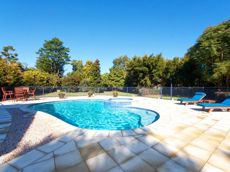 31 Aylward Rd, Ningi QLD 4511