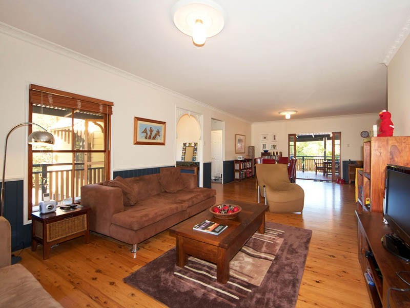 31 Aylward Rd, Ningi QLD 4511