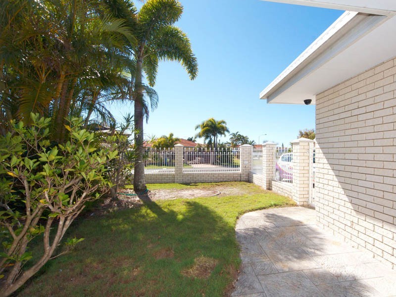 1 Tasman Court, Banksia Beach QLD 4507