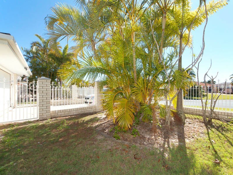 1 Tasman Court, Banksia Beach QLD 4507