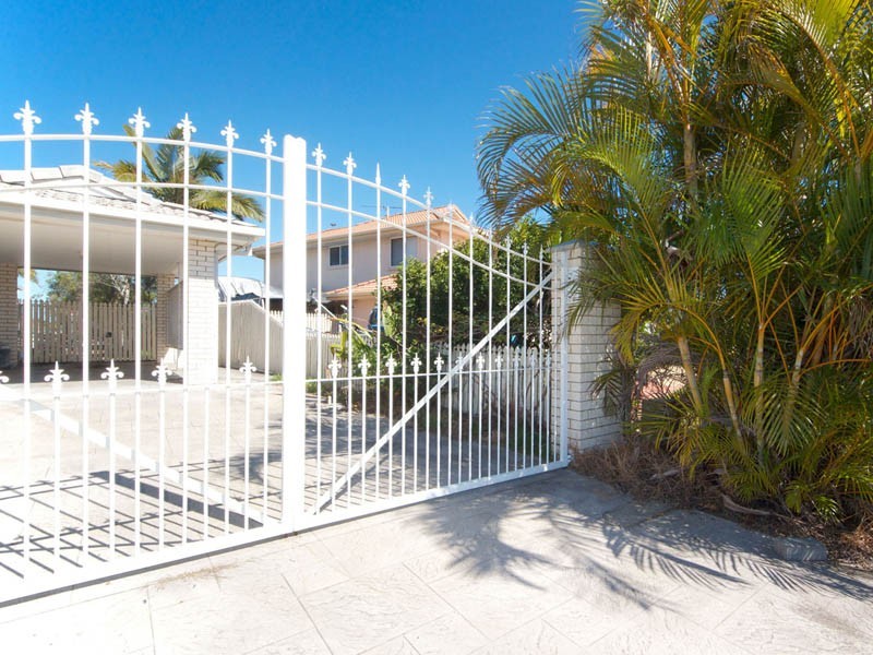 1 Tasman Court, Banksia Beach QLD 4507