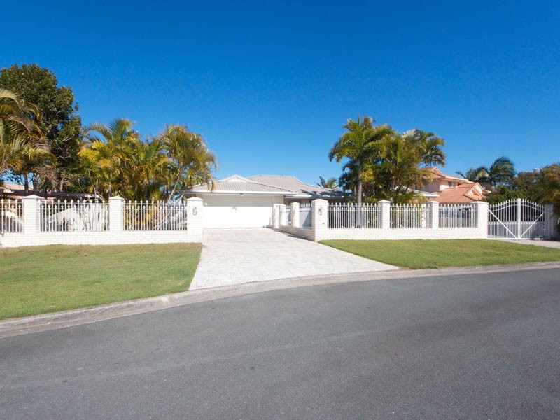 1 Tasman Court, Banksia Beach QLD 4507