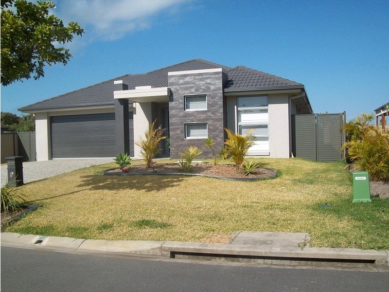 12 The Landing, Banksia Beach QLD 4507